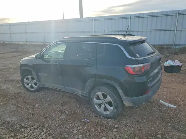 3C4NJDBB5JT161652 2018 JEEP COMPASS - Image 2