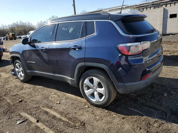 3C4NJDBB5JT161697 2018 JEEP COMPASS - Image 2