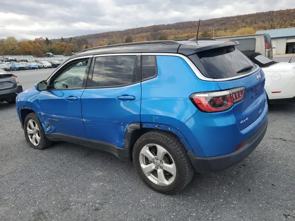 3C4NJDBB5JT162073 2018 JEEP COMPASS - Image 2