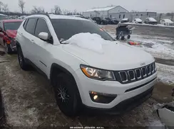 3C4NJDBB5JT176586 2018 JEEP COMPASS