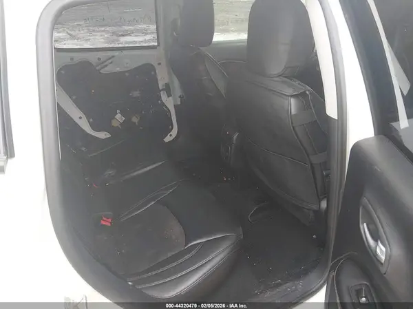 3C4NJDBB5JT176586 2018 JEEP COMPASS - Image 8