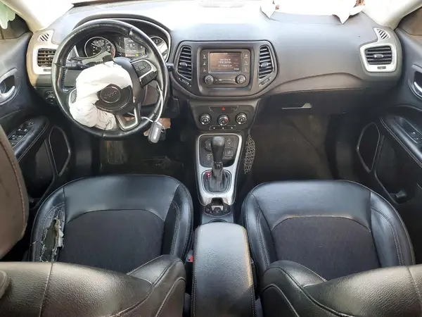 3C4NJDBB5JT177320 2018 JEEP COMPASS - Image 8