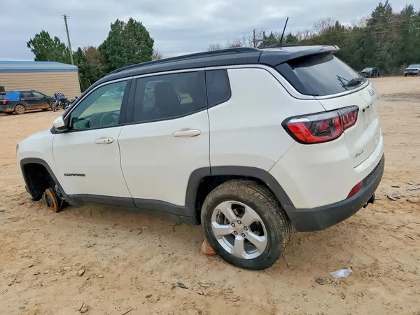 3C4NJDBB5JT177771 2018 JEEP COMPASS - Image 2