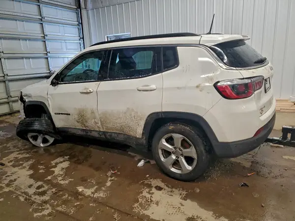3C4NJDBB5JT178712 2018 JEEP COMPASS - Image 2