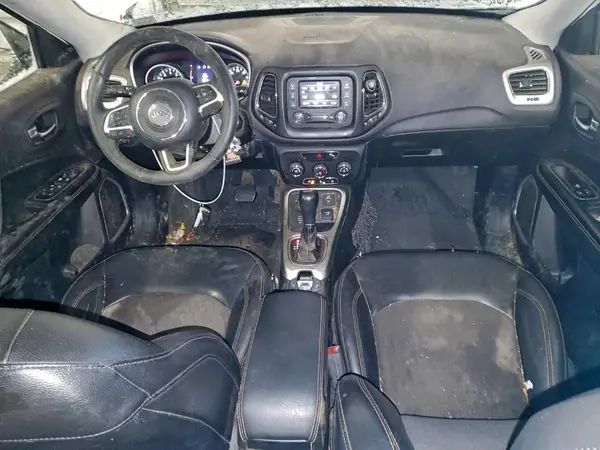 3C4NJDBB5JT178712 2018 JEEP COMPASS - Image 8
