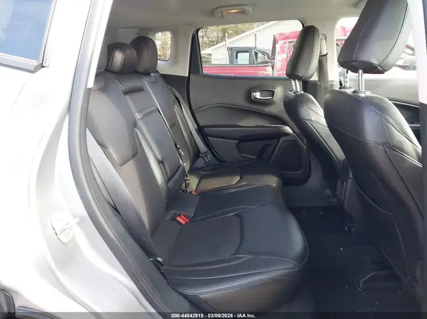 3C4NJDBB5JT185613 2018 JEEP COMPASS - Image 8