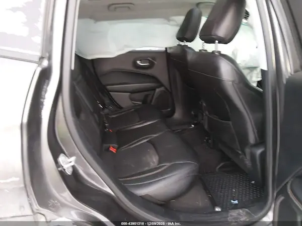 3C4NJDBB5JT192514 2018 JEEP COMPASS - Image 8
