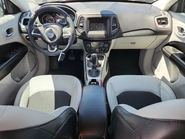 3C4NJDBB5JT200305 2018 JEEP COMPASS - Image 8