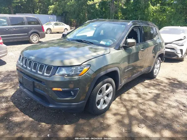 3C4NJDBB5JT200840 2018 JEEP COMPASS - Image 2