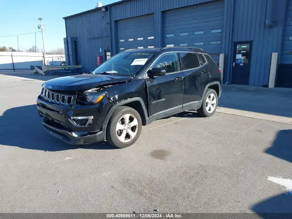 3C4NJDBB5JT201969 2018 JEEP COMPASS - Image 2