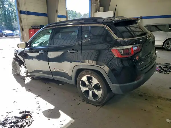 3C4NJDBB5JT202118 2018 JEEP COMPASS - Image 2