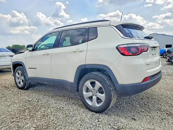 3C4NJDBB5JT206167 2018 JEEP COMPASS - Image 2