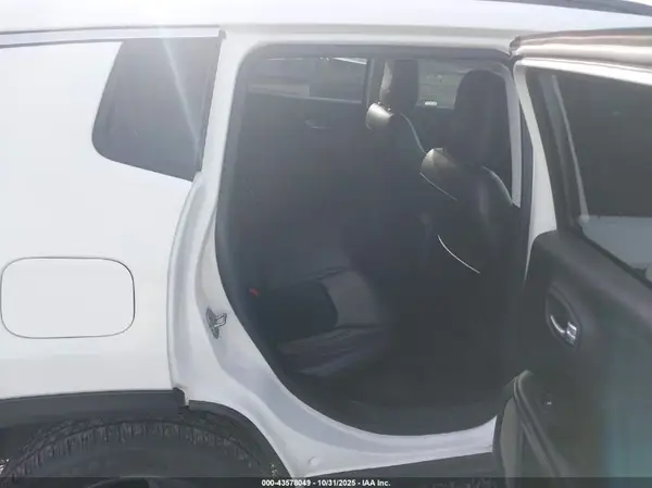 3C4NJDBB5JT207710 2018 JEEP COMPASS - Image 8