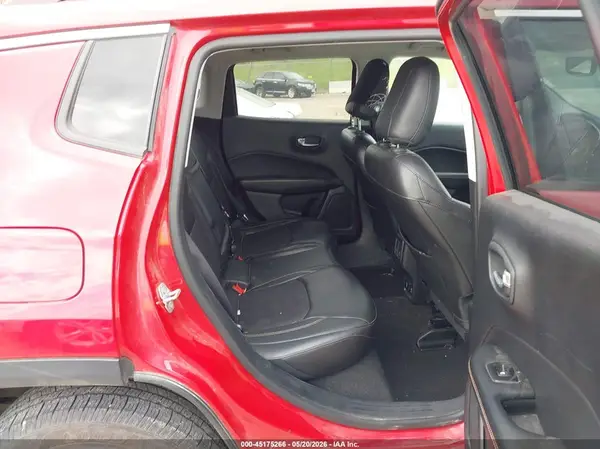 3C4NJDBB5JT252274 2018 JEEP COMPASS - Image 8