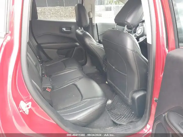 3C4NJDBB5JT252470 2018 JEEP COMPASS - Image 8