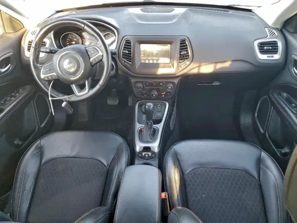 3C4NJDBB5JT255949 2018 JEEP COMPASS - Image 8