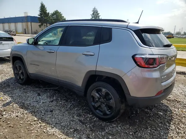 3C4NJDBB5JT256650 2018 JEEP COMPASS - Image 2