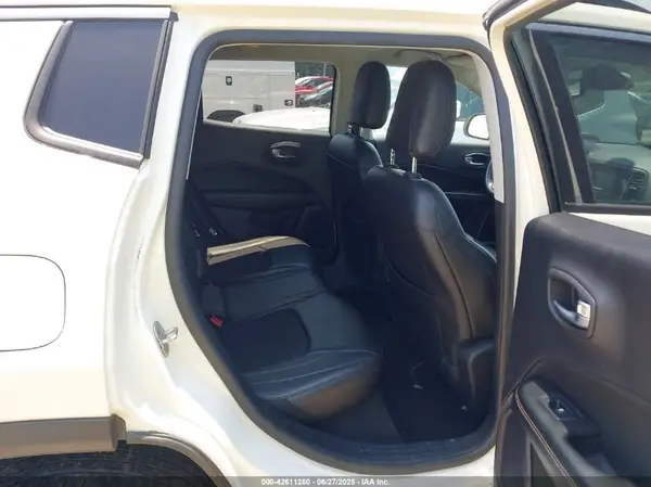 3C4NJDBB5JT256809 2018 JEEP COMPASS - Image 8