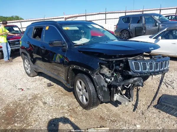 3C4NJDBB5JT259385 2018 JEEP COMPASS - Image 1