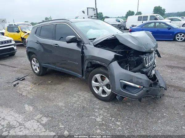 3C4NJDBB5JT265011 2018 JEEP COMPASS - Image 1