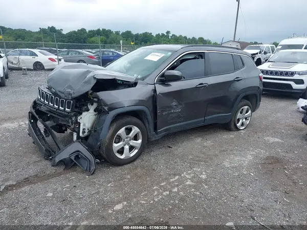 3C4NJDBB5JT265011 2018 JEEP COMPASS - Image 2