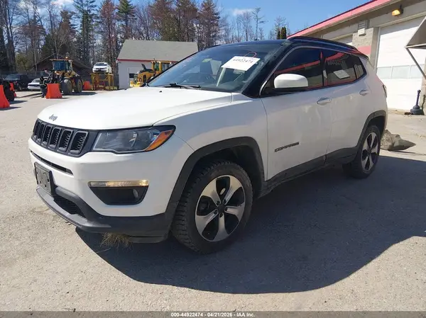 3C4NJDBB5JT281189 2018 JEEP COMPASS - Image 2