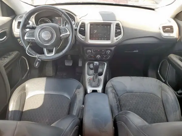 3C4NJDBB5JT282178 2018 JEEP COMPASS - Image 8