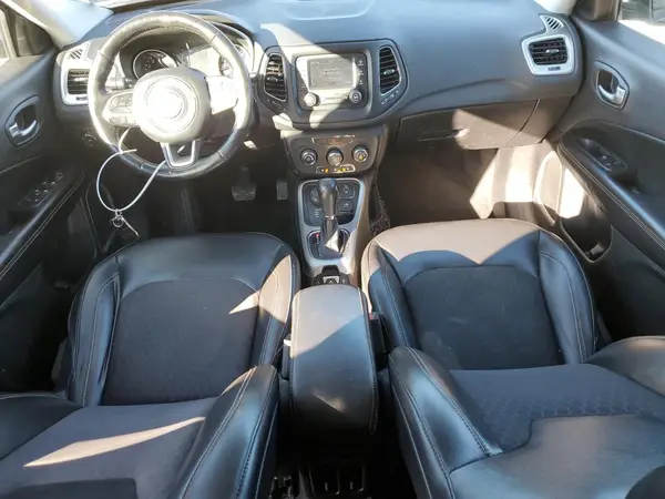 3C4NJDBB5JT282441 2018 JEEP COMPASS - Image 8