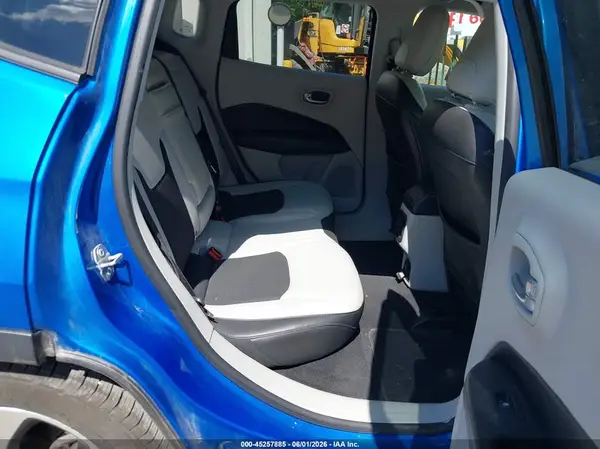 3C4NJDBB5JT283850 2018 JEEP COMPASS - Image 8