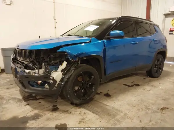 3C4NJDBB5JT298929 2018 JEEP COMPASS - Image 2