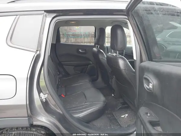 3C4NJDBB5JT298963 2018 JEEP COMPASS - Image 8