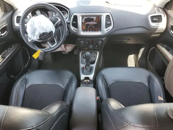3C4NJDBB5JT306138 2018 JEEP COMPASS - Image 8