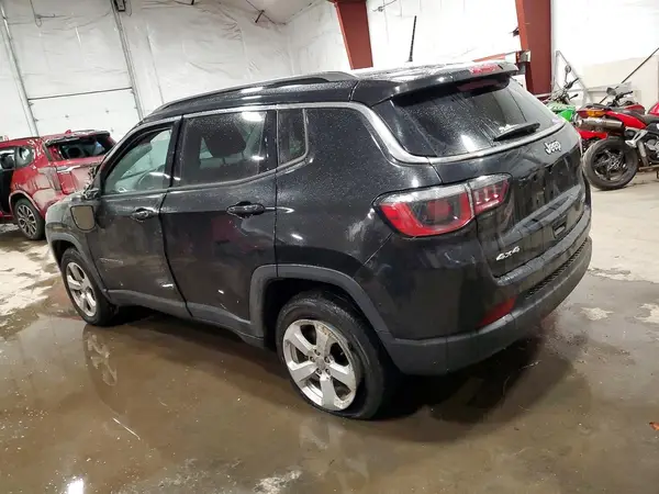 3C4NJDBB5JT307810 2018 JEEP COMPASS - Image 2