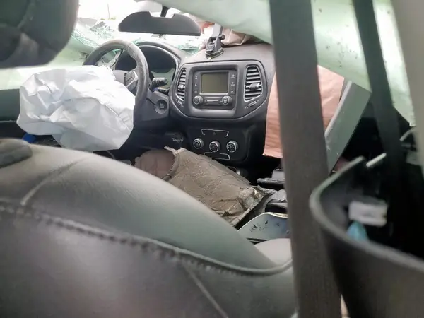 3C4NJDBB5JT324039 2018 JEEP COMPASS - Image 8