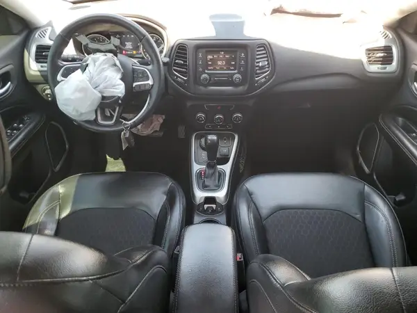3C4NJDBB5JT342833 2018 JEEP COMPASS - Image 8