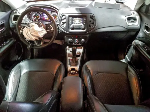 3C4NJDBB5JT350530 2018 JEEP COMPASS - Image 8