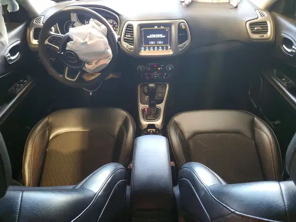 3C4NJDBB5JT359843 2018 JEEP COMPASS - Image 8