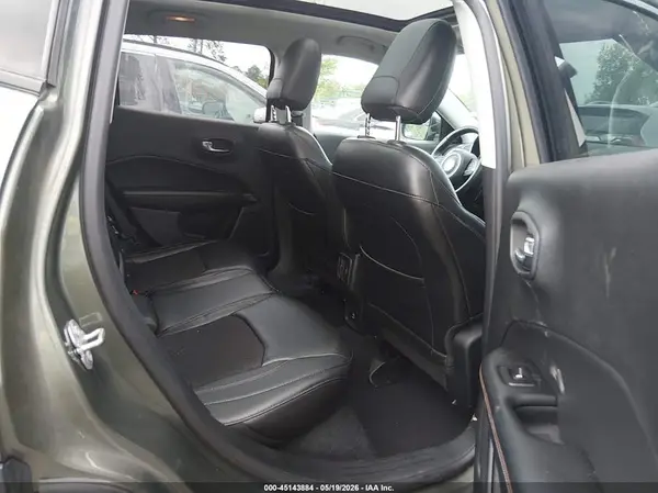 3C4NJDBB5JT366825 2018 JEEP COMPASS - Image 8