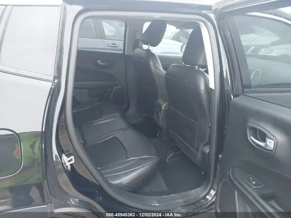 3C4NJDBB5JT372222 2018 JEEP COMPASS - Image 8