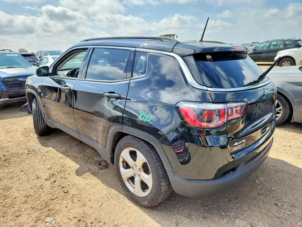 3C4NJDBB5JT373354 2018 JEEP COMPASS - Image 2