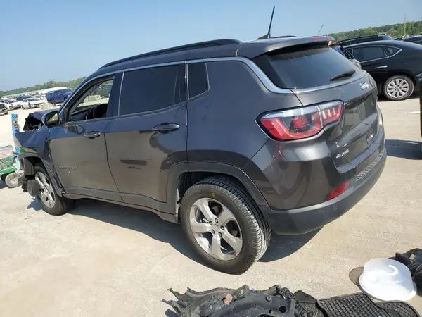 3C4NJDBB5JT392437 2018 JEEP COMPASS - Image 2