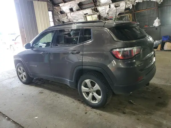 3C4NJDBB5JT392454 2018 JEEP COMPASS - Image 2
