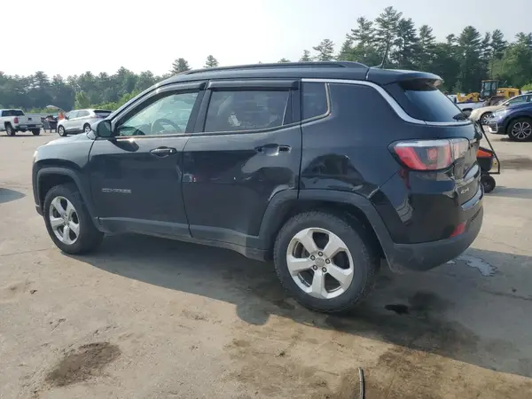 3C4NJDBB5JT393877 2018 JEEP COMPASS - Image 2