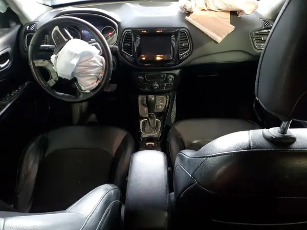 3C4NJDBB5JT394687 2018 JEEP COMPASS - Image 8