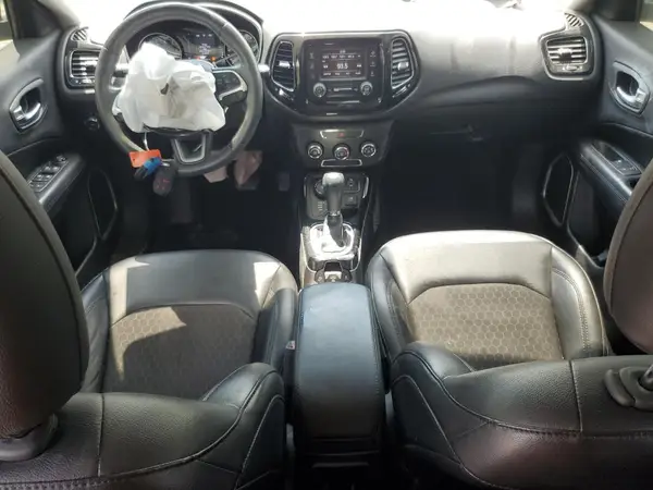 3C4NJDBB5JT394947 2018 JEEP COMPASS - Image 8