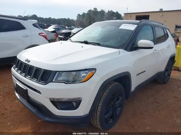 3C4NJDBB5JT395306 2018 JEEP COMPASS - Image 2
