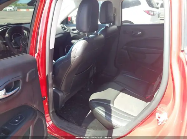 3C4NJDBB5JT395774 2018 JEEP COMPASS - Image 8