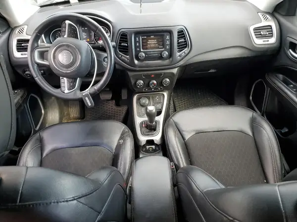 3C4NJDBB5JT400553 2018 JEEP COMPASS - Image 8