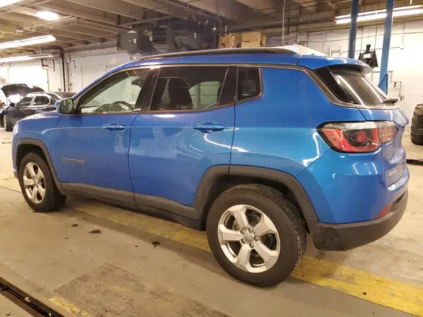 3C4NJDBB5JT401251 2018 JEEP COMPASS - Image 2