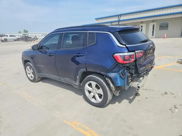 3C4NJDBB5JT401945 2018 JEEP COMPASS - Image 2